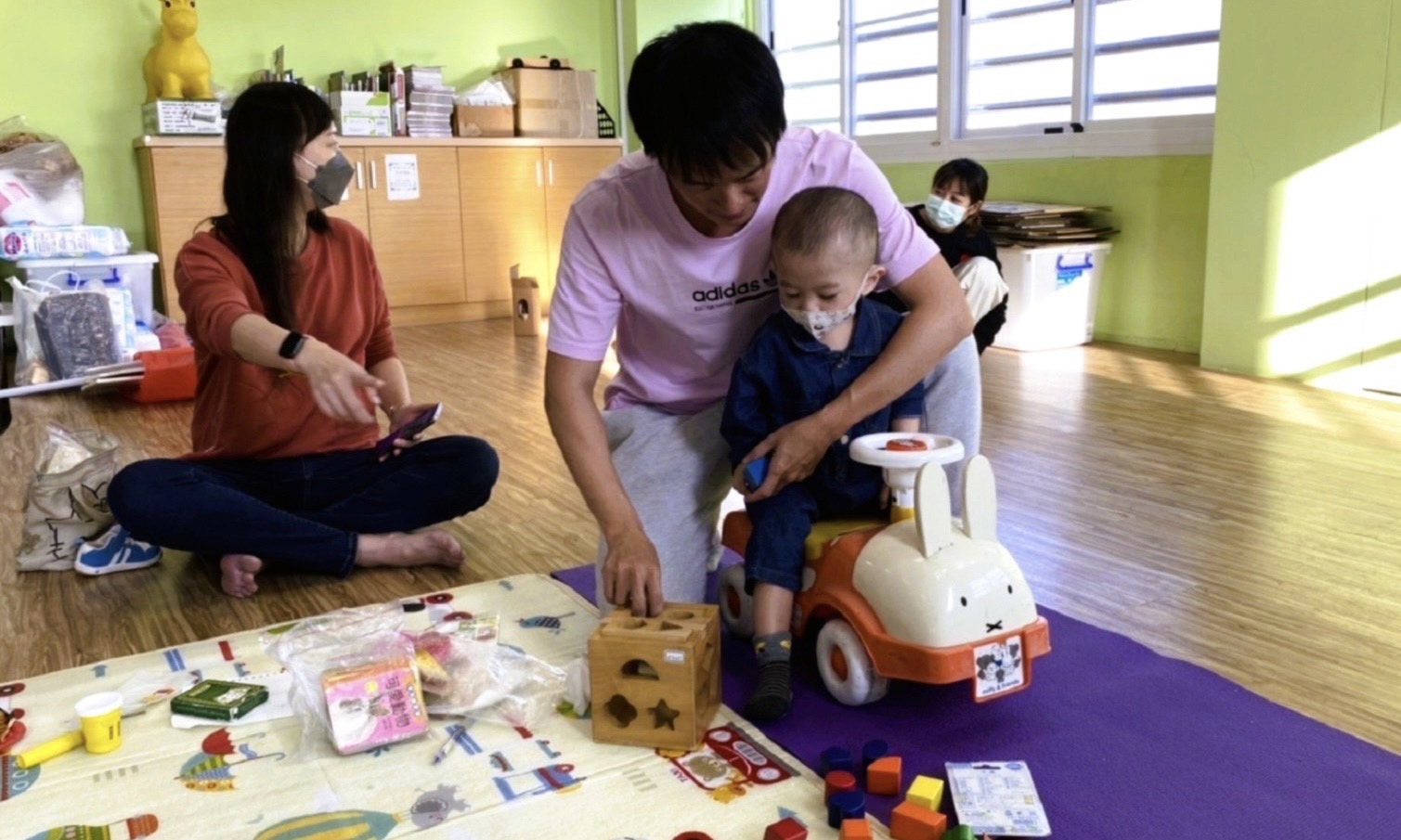 建構早療資源網 黃偉哲：扶持慢飛天使自在展翅