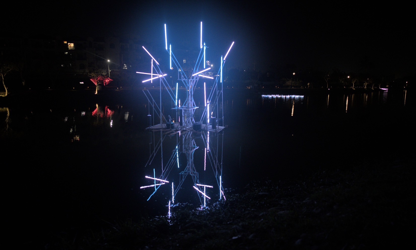 全國唯一「水上藝廊」 就在月津港燈節