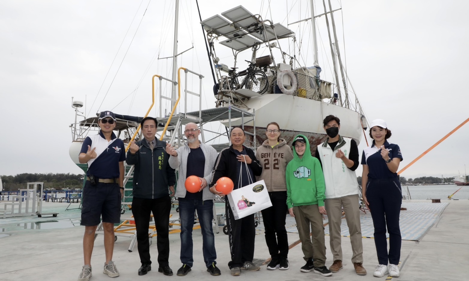  烏克蘭家庭逃難 臺南協助修復帆船 