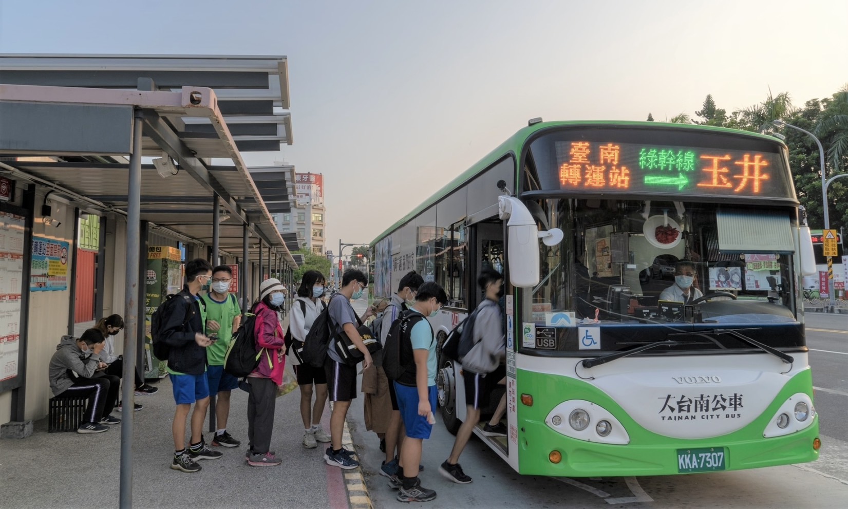 大台南公車「智慧等車」擴大紅、藍、綠幹支線